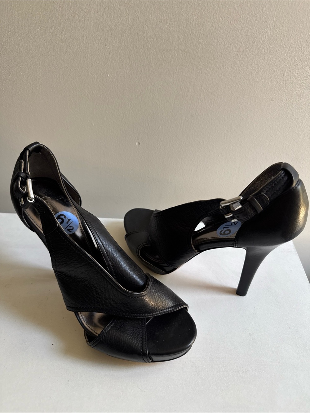New Sz 6.5 Coach Adelle Crisscross 4 1/2” High Heel Black Leather Open Toe Shoes - Picture 2 of 7